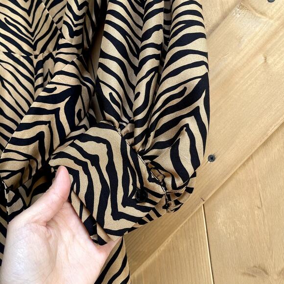 Lafayette 148 Animal Print Silk Belted V Neck Midi Dress Tan Black Size 0 Small - Picture 4 of 9